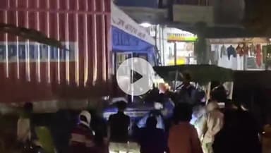 फतेहपुर: चौडगरा में कार सवार गुंडों ने ट्रक चालक को साइड न देने पर बेरहमी से की मारपीट, वीडियो हुआ वायरल, जनपद में गुंडे बेलागम