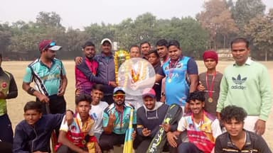 चेनारी: जनप्रतिनिधि की टीम ने प्रशासन की टीम को 8 विकेट से हराया