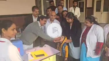 लाडपुरा: प्लस पोलियो अभियान का शुभारंभ जेकेलोन अस्पताल पर संयुक्त निदेशक व सीएमएचओ ने किया, 2445 बूथ पर पिलाई जाएगी दवा