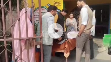 बीना: बीना विधानसभा के 10 मतदान केंद्रों में विशेष पुनरीक्षण का काम पूरा, एसडीएम ने बीएलओ को किया सम्मानित