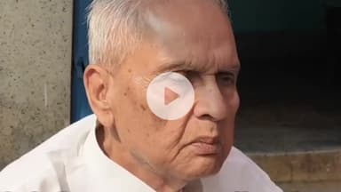 सुपौल: फिल्म स्टार धर्मेंद्र कुमार के निधन पर बिहार के मंत्री विजेंद्र प्रसाद यादव ने दी श्रद्धांजलि