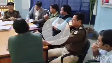 भभुआ: भभुआ थाना परिसर में एसडीपीओ के नेतृत्व में यातायात व्यवस्था सुधारने को लेकर अधिकारियों के साथ बैठक की गई