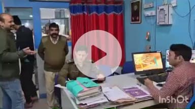 भभुआ: भभुआ शहर में बैंकों की सुरक्षा को लेकर थानाध्यक्ष ने कई बैंकों का किया निरीक्षण