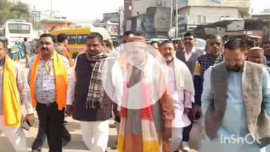 बलरामपुर: पूर्व सांसद दद्दन मिश्रा ने राम मंदिर ध्वजारोहण के लिए हनुमानगढ़ी मंदिर से लोगों को रवाना किया