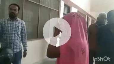 औरैया: जमौली निवासी शहीद की मां ने SDM कार्यालय के बाहर जताई व्यथा, कहा- पार्क निर्माण की फाइल दो माह से अटकी