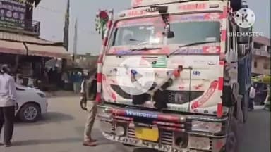 मैनपुरी: एसपी के निर्देशन पर यातायात पुलिस ने चलाया वाहन चेकिंग अभियान, 526 गाड़ियों के चालान के बाद ₹4,30,000 का वसूला जुर्माना