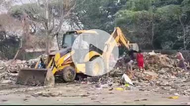 कोईलवर: पब्लिक एप की खबर का असर: कायम नगर आरा रोड में फैला कचरा हुआ साफ