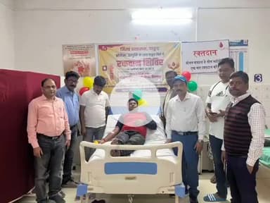 हिरणपुर: सामुदायिक स्वास्थ्य केंद्र हिरणपुर में सात लोगो ने किया रक्तदान #hospital #pakur #hiranpur #blood #donate