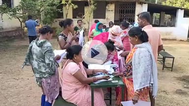 कोंडागांव: कोंडागांव जिले में निर्वाचक नामावली पुनरीक्षण अभियान जारी, भेलवापदर वार्ड में SIR के लिए लगाया गया चौपाल