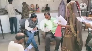 मैनपुरी: मैनपुरी में SIR की प्रक्रिया हुई तेज, BLO ने घर-घर जाकर मतदाताओं से भरे फॉर्म