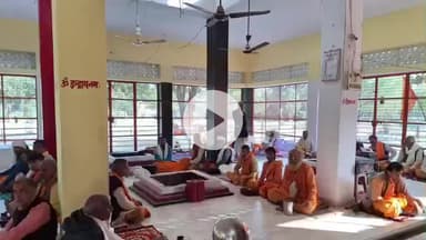 हमीरपुर: सुमेरपुर कस्बे में शुरू हुआ सवा लाख गायत्री महामंत्र का जाप, श्री गायत्री महायज्ञ में साधु संत पहुंचने लगे