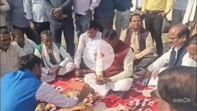 महाराजगंज: बरवा राजा गांव में टूटे हुए पुल का शिलान्यास सदर विधायक जयमंगल कन्नौजिया ने किया