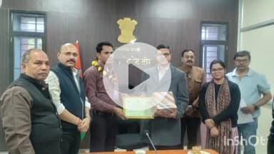 दौसा: शत प्रतिशत मतदाताओं के परीगणना पत्र एकत्रित कर डिजिटाइज़ करने वाले चार BLO को किया गया सम्मानित