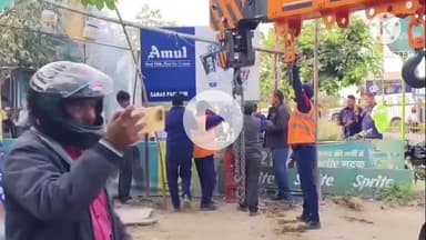 दौसा: कलेक्टर चौराहे पर भारी पुलिस जाप्ते और जेसीबी के साथ पहुंची टीम, दुकानदारों में मचा हड़कंप, रोड किराया हुआ क्लियर