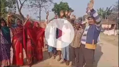 बलरामपुर: महाराजगंज तराई के गन्ना किसानों ने पटोहाकोट गन्ना क्रय केंद्र पर तैनात चौकीदार के खिलाफ किया जोरदार प्रदर्शन