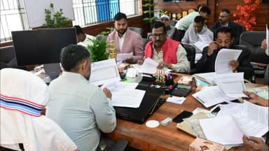 गिरिडीह: डीसी रामनिवास यादव की अध्यक्षता में पशुधन विकास योजना 2025-26 के लाभार्थियों के चयन हेतु बैठक आयोजित