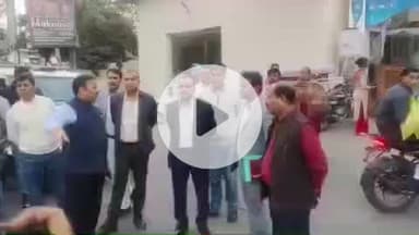 रूड़की: रुड़की में स्वच्छता को लेकर जिलाधिकारी ने किया साफ-सफाई का निरीक्षण, अतिक्रमण हटाने के लिए दिए आदेश