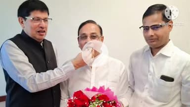 दौसा: सांसद ने रामजीलाल ओढ़ को खिलाई मिठाई, दिल्ली पहुंचे कांग्रेस जिला अध्यक्ष ने सचिन पायलट सहित अनेक नेताओं से की मुलाकात