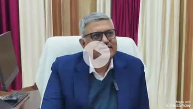 मिर्ज़ापुर: जिला जज ने दीवानी न्यायालय कचहरी परिसर से प्रचार वाहन को हरी झंडी दिखाकर किया रवाना