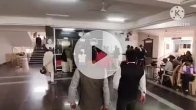 खुरई: दबंगों से परेशान आसोली घाट के सरपंच टीकाराम अहिरवार ने कलेक्टर कार्यालय में सौंपा इस्तीफा, पुलिस पर भी लगाए आरोप