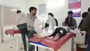 चंदौली: सैयदराजा समीप नेशनल हाईवे पर अनियंत्रित पिकअप की टक्कर से बाइक सवार दो युवक गंभीर रूप से घायल