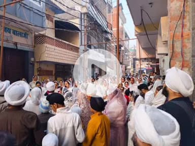 सुल्तानपुर: गुरु तेग बहादुर जी के 350वें शहीदी दिवस पर नगर में निकली प्रभात फेरी, पूरे शहर में गूंजे 'सतनाम.. वाहेगुरु' के जयकारे