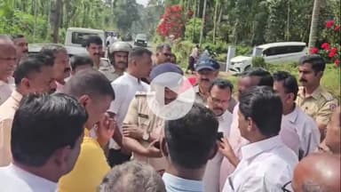 സുൽത്താൻബത്തേരി: പുൽപ്പള്ളി പാടിച്ചിറയിൽ ക്വാറി വിരുദ്ധ സമര സമിതിയുടെ നേതൃത്വത്തിൽ നടത്തിയ ജനകീയ മാർച്ച് പോലീസ് തടഞ്ഞു