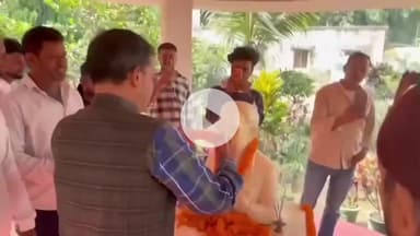 गोड्डा: गोड्डा में संविधान दिवस पर बाबा साहब को नमन, CS कार्यालय में माल्यार्पण कर जनप्रतिनिधियों ने दी श्रद्धांजलि