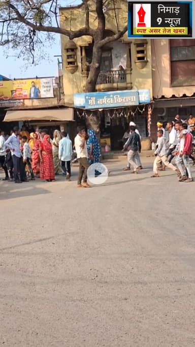 अंजड़: दुर्घटना से मौत परिवार जनों ने किया चक्काजाम यात्री हुए परेशान#gadkari#बड़वानी#anjad#aasram