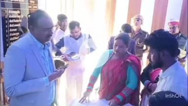 महाराजगंज: करमहा गांव में जिलाधिकारी संतोष कुमार शर्मा ने एसआईआर कार्यों का किया स्थलीय निरीक्षण