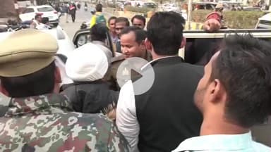 मुज़फ्फरनगर: चंद्रशेखर का पुतला फूंकने की कोशिश में जय समता पार्टी के 2 नेता गिरफ्तार, पुलिस से हुई नारेबाजी- चंद्रशेखर मुर्दाबाद