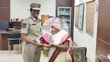 వనపర్తి: వనపర్తి జిల్లా ప్రధాన న్యాయమూర్తి ఎం ఆర్ సునితను మర్యాదపూర్వకంగా కలుసుకున్న జిల్లా ఎస్పీ సునీత రెడ్డి