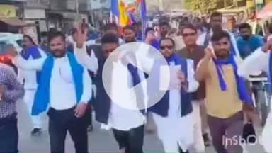 नानपारा: नानपारा के सआदत इंटर कालेज से अंबेडकर पार्क तक आजाद समाज पार्टी ने मनाया संविधान दिवस, निकाला पैदल मार्च