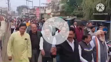 खुरई: IAS संतोष वर्मा के ब्राह्मण समाज की बेटियों पर दिए बयान के खिलाफ स्वर्ण समाज थाने में FIR दर्ज कराने पहुंचा