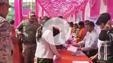 हज़ारीबाग: आपकी योजना-आपकी सरकार-आपके द्वार कार्यक्रम: डीसी शशि प्रकाश सिंह ने पदमा पंचायत शिविर का निरीक्षण किया