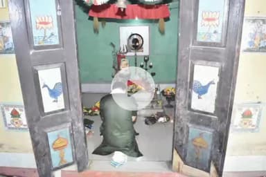 মঙলদৈ ভাগ: কেওটপাৰা শিব মন্দিৰত কাতিমহীয়া বন্তি নিৰ্বাপন অনুষ্ঠানত উপস্থিত প্ৰাক্তন বিধায়ক গুৰুজ্যেতি দাস