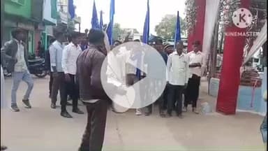 खुरई: बाबा साहब के अपमान पर दलित समुदाय का प्रदर्शन, अधिवक्ता अनिल मिश्रा पर कार्रवाई की मांग