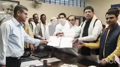 दौसा: पंचायत समिति के पुनर्गठन में अनियमितताओं को लेकर जिला कांग्रेस कमेटी ने सांसद के नेतृत्व में कलेक्टर को सौंपा ज्ञापन