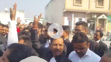 रामपुर: बुधवार को तोपखाना स्थित सपा कार्यालय पर सांसद मोहिबुल्लाह नदवी के कार्यालय का बार एसोसिएशन के अधिवक्ताओं ने किया घेराव