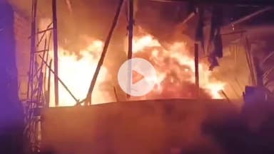 कानपुर: रायपुरवा थाना क्षेत्र के राखी मंडी प्लास्टिक कारखाने में लगी भीषण आग, फायर बिग्रेड ने पाया आग पर काबू
