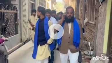 धामपुर: नहटौर के मोहल्ला नौधा से आजाद समाज पार्टी काशीराम के कार्यकर्ता मुजफ्फरनगर में आयोजित रैली में शामिल होने के लिए रवाना