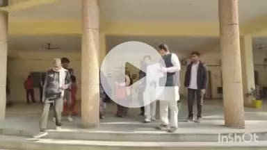 बांदा: पाकिस्तान की जेल में बंद मछुवारों ने घर पर चिट्ठी भेजकर भारत सरकार से रिहाई की लगाई गुहार, परिजनों ने DM को सौंपा ज्ञापन