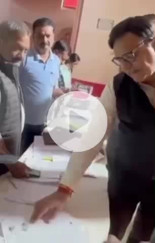 टीकमगढ़: टीकमगढ़ के नगर क्षेत्रों में SIR सर्वे की धीमी गति, कलेक्टर ने जारी की सूची