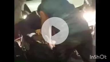 पाण्डेयपुर फ्लाईओवर पर एक अनियंत्रित कार ने कई राहगीरों को कुचल दिया