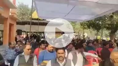 भिखारीपुर स्थित कार्यालय पर निजीकरण को लेकर संघर्ष के सालभर पूरे होने पर किया गया व्यापक विरोध प्रदर्शन