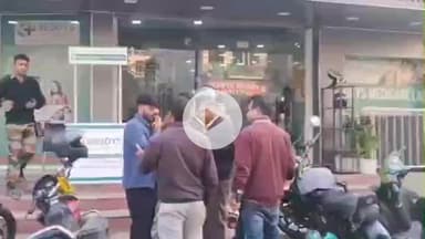 कांके: लालपुर थाना क्षेत्र में बाइक सवार अपराधियों ने एक व्यक्ति से ₹1.30 लाख से भरा बैग छीना