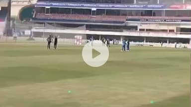 कांके: जेएससीए स्टेडियम में भारत और दक्षिण अफ्रीका के बीच वनडे मैच के लिए भारतीय क्रिकेट खिलाड़ियों ने किया अभ्यास