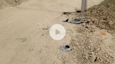 बस्ती: डारीडीहा भदेश्वर नाथ मार्ग पर बस्ती रिंग रोड निर्माण स्थल के पास कार पोल से टकराई