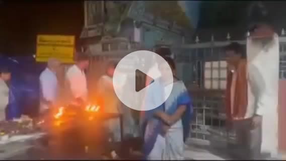 రాప్తాడు: తమిళనాడులో అరుణాచల క్షేత్రంలో రాష్ట్రం సుభిక్షంగా ఉండాలని రాప్తాడు ఎమ్మెల్యే పరిటాల సునీత కాలినడకన గిరి ప్రదక్షణ చేశారు.