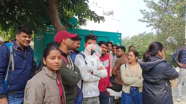 कोटा में CCRAS एग्जाम मे नकल का आरोप, स्टूडेंट्स का हंगामा, पुलिस ने 2 स्टाफ मेबर को पकड़ा |Kota News